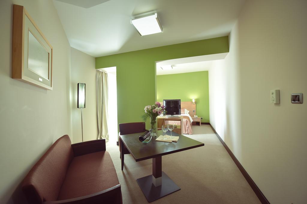 City Hotel Podgorica Pokoj fotografie