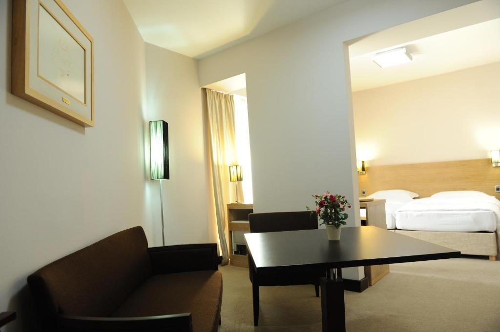 City Hotel Podgorica Pokoj fotografie